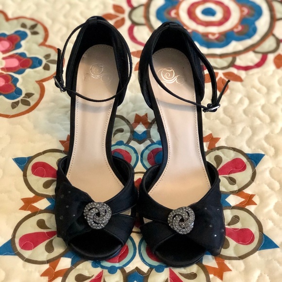 Shoes - NEW Disney’s Glass Slipper Collection Black Heels